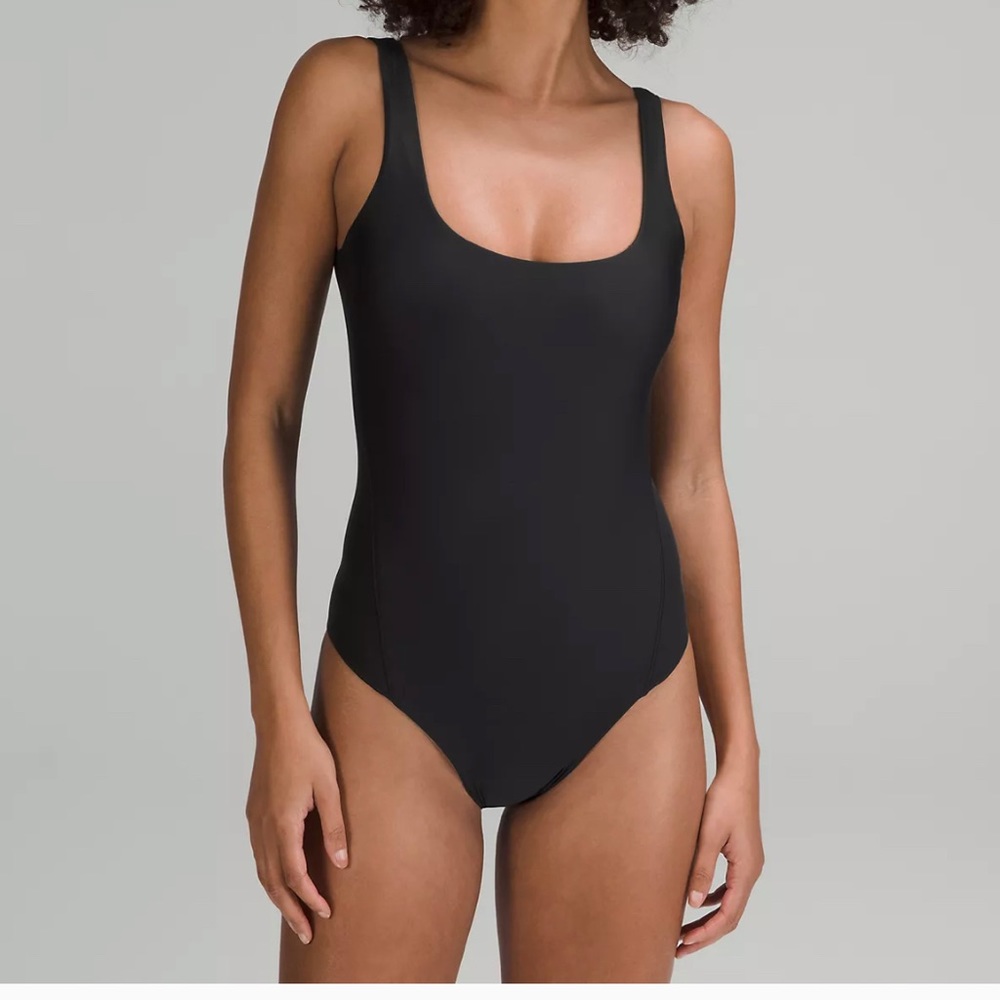 Lululemon NWT Waterside Scoop One-Piece Swimsuit (Black, size 2)